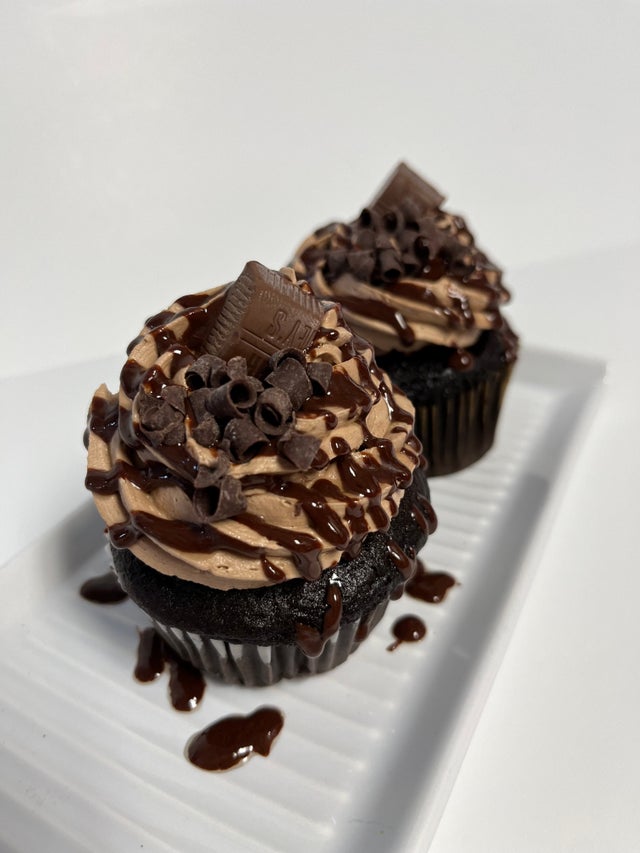 Cupcakes & Cakeballs Sugar Shaker Bakery Home